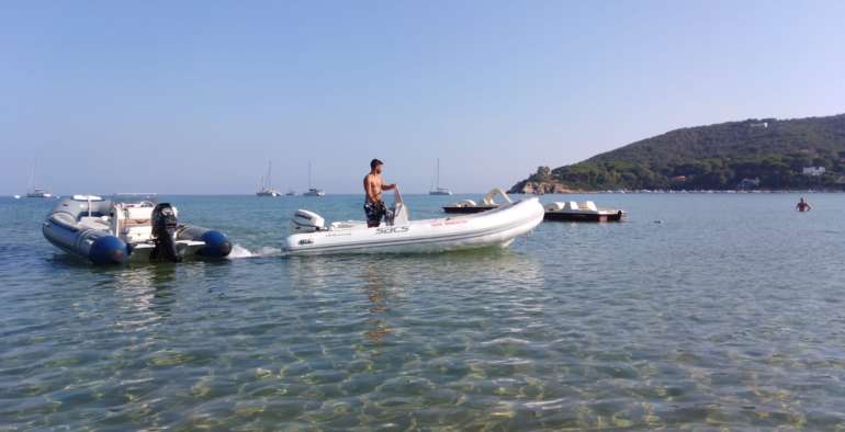 Noleggio Gommoni all’Isola d’Elba a Procchio con EWS