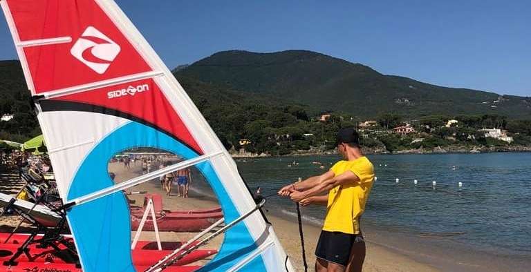Corsi di Windsurf all”Elba: EWS vi aspetta a Procchio