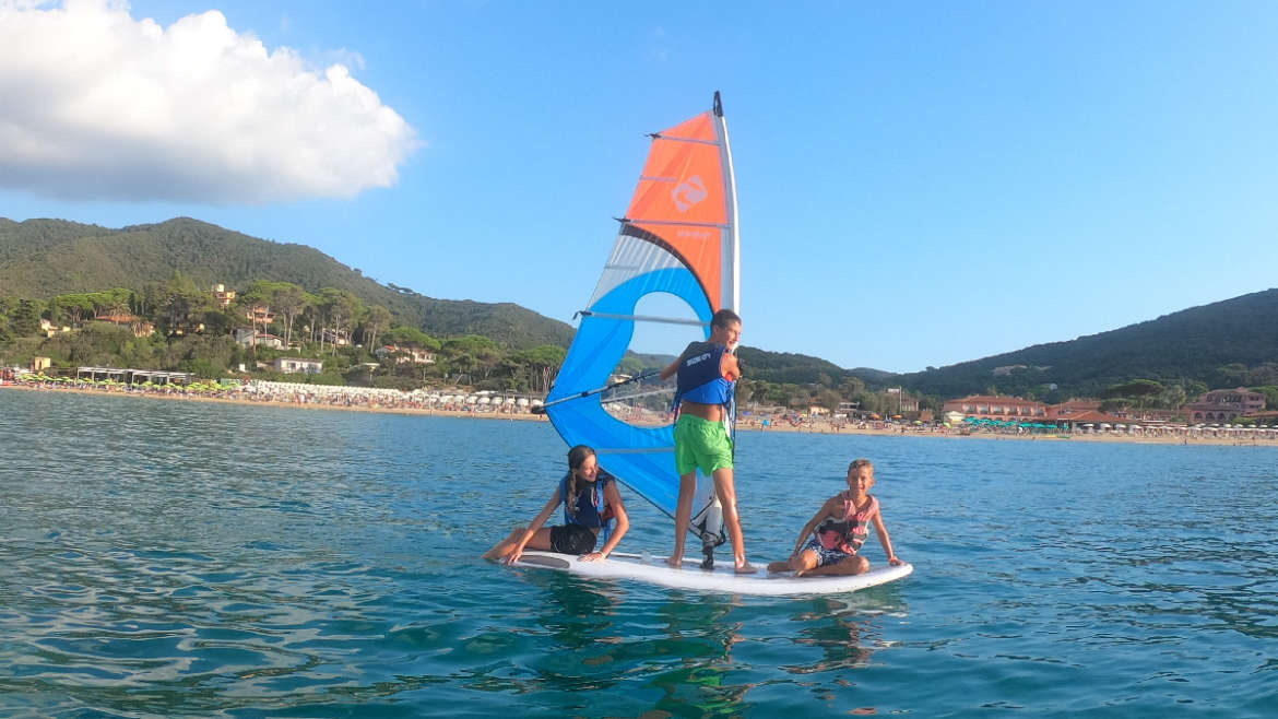 Corsi di Windsurf per bambini all’Isola d’Elba