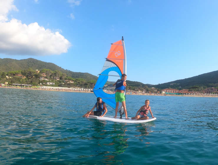 Corsi di Windsurf per bambini all’Isola d’Elba