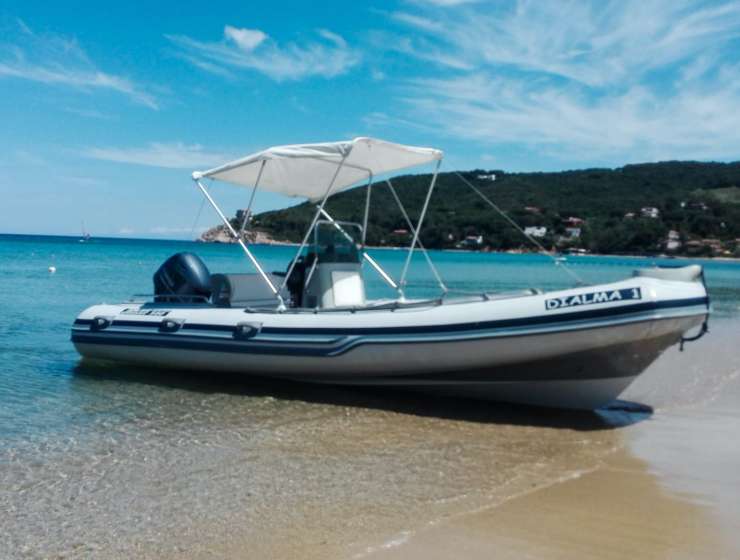 Noleggio Gommoni all’Isola d’Elba a Procchio con EWS